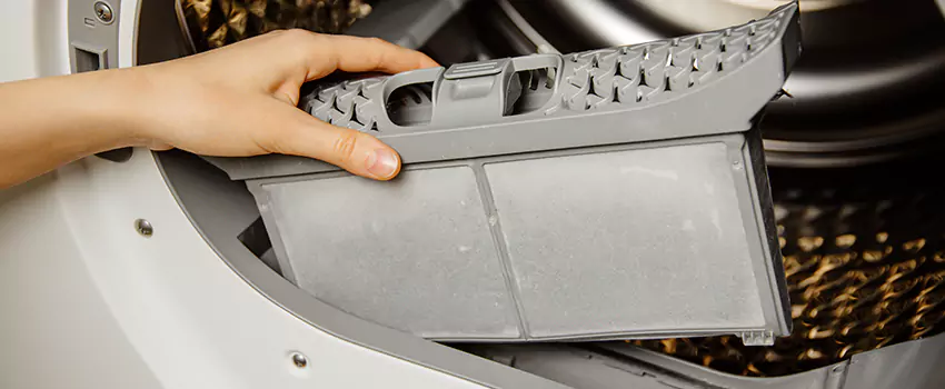 Signs Of A Clogged Dryer Lint Trap in Deerfield, Illinois